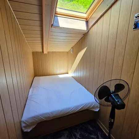 Wuja Toma Hostel *